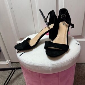 Chic Black Ankle Strap Heels
